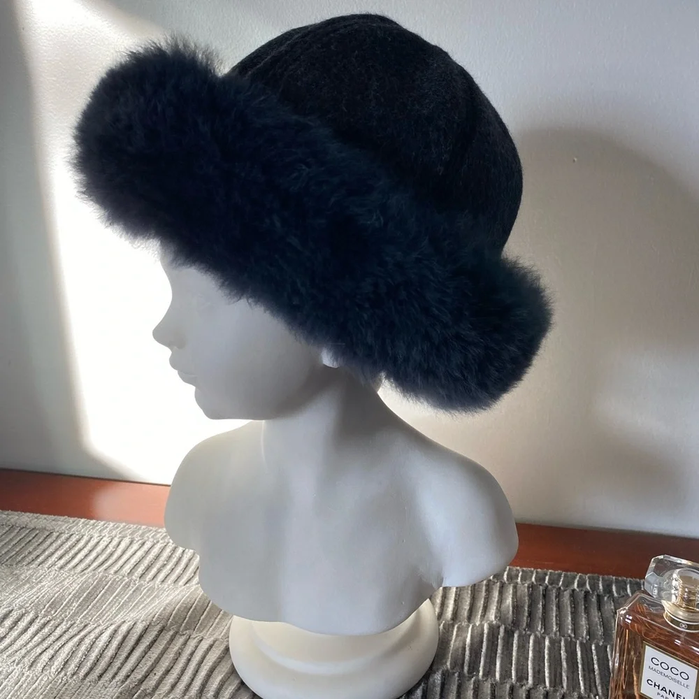 Baby Alpaca Fur Hat - Picture 5 of 12